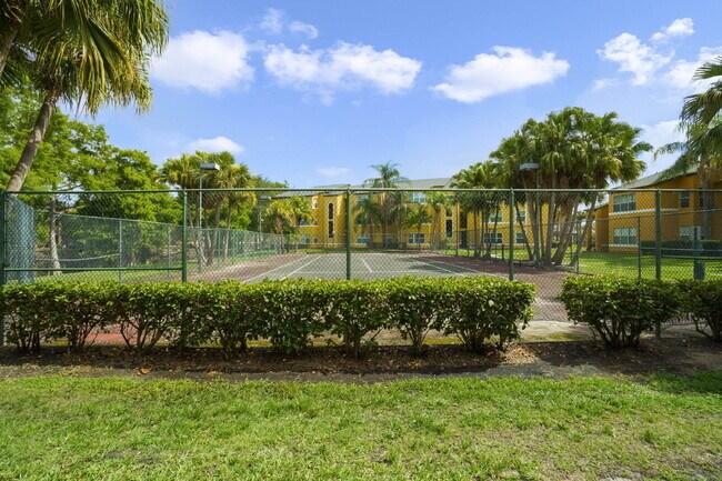 Building Photo - Charming 1-Bedroom Condo Retreat in Orlando - Conveniently Located!