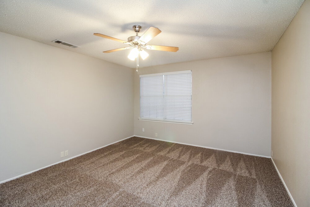 Building Photo - 1616 Columbia Dr