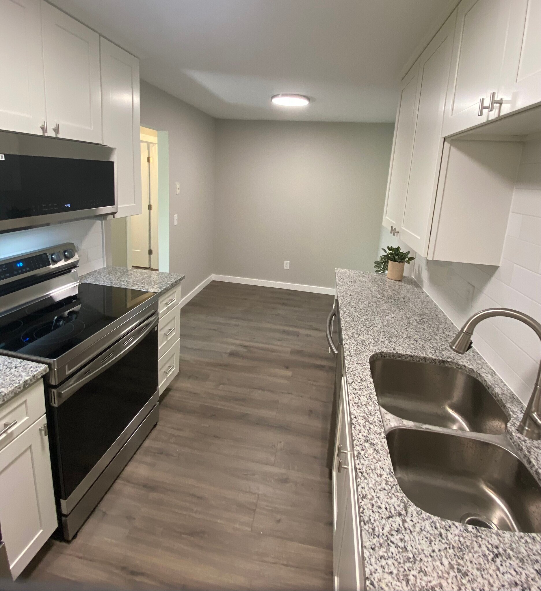 Kitchen + Dining - 609 Market St S