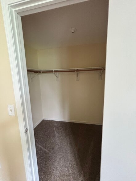 Master Walk in Closet - 32 Chestnut Ct