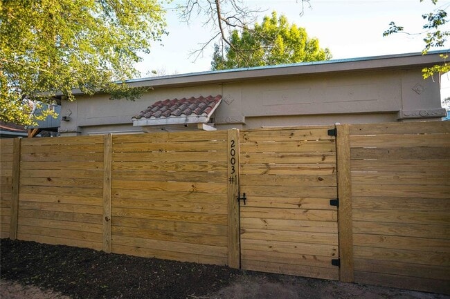 Building Photo - 2003 Haskell St