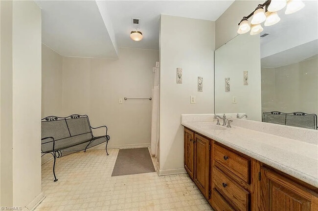 Building Photo - Earn Wealth While Leasing - Like a Homeown...