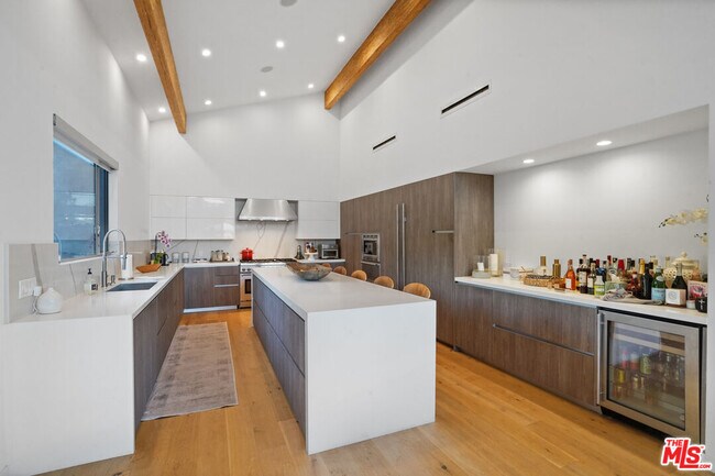 Building Photo - 30479 Morning View Dr