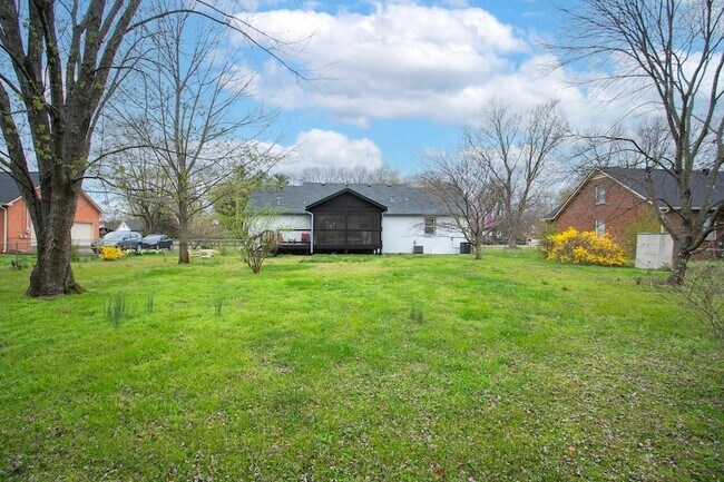 Building Photo - 712 Stewart Valley Dr