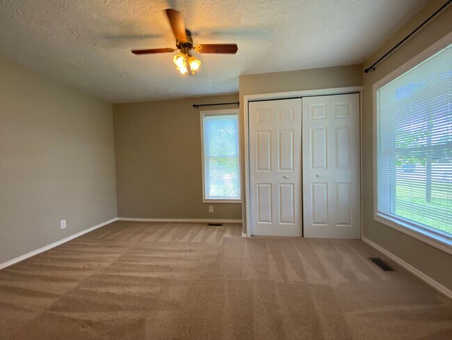 Building Photo - 7255 S Fairfax Rd