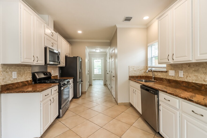 Building Photo - 322 Billingford Dr