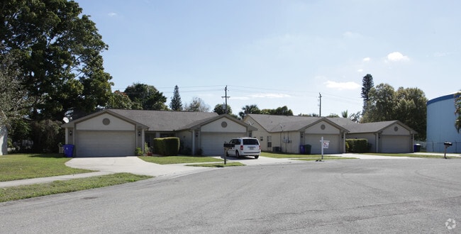 Building Photo - Princeton Villas