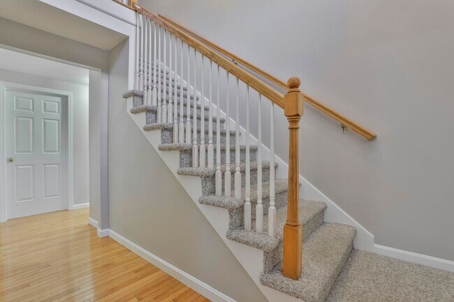 Building Photo - 98 Barbara Ln