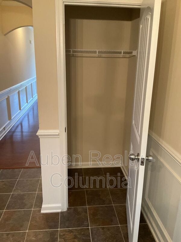 Building Photo - 204 Ashmore Ln