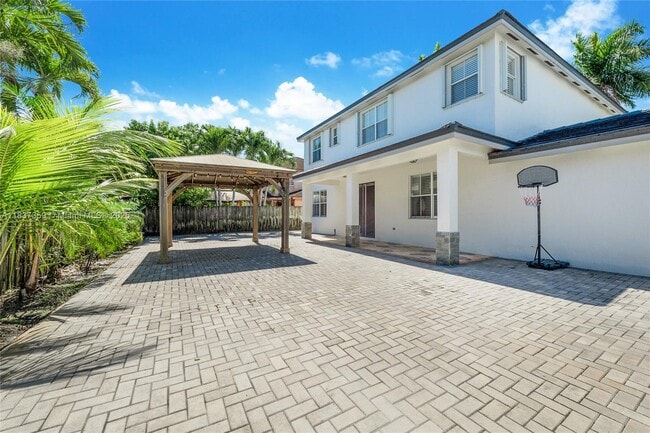 Building Photo - 20255 SW 129th Ave