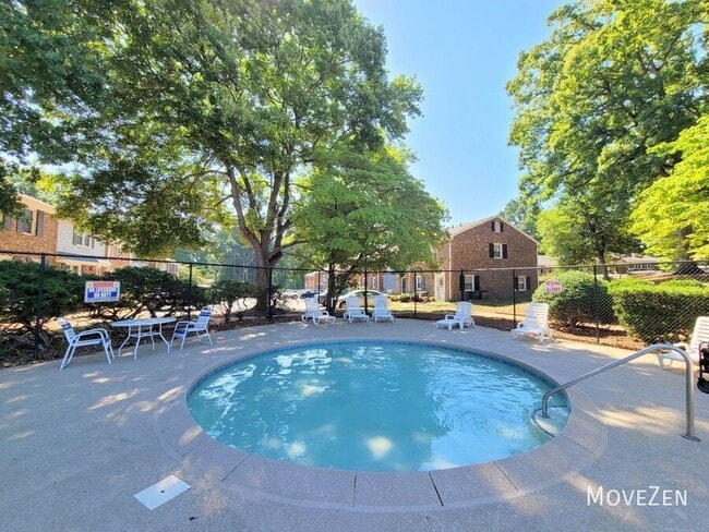 Building Photo - 3003 Overton Dr