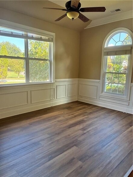Building Photo - 3205 E Gate Dr