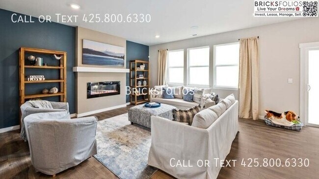 Building Photo - Inviting Home in Port Orchard with a Perfe...
