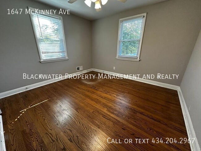 Building Photo - 1647 McKinney Ave