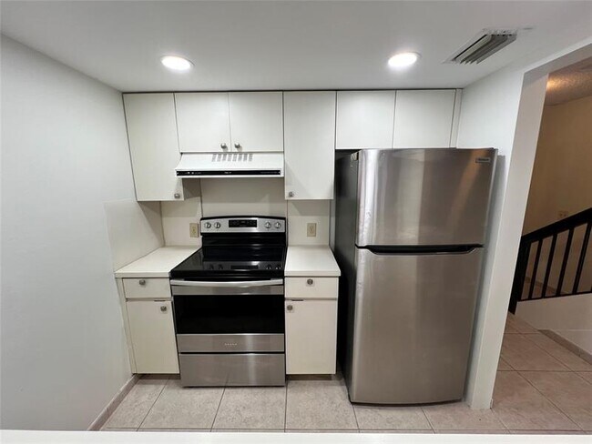 Building Photo - 12304 NW 11th Ct