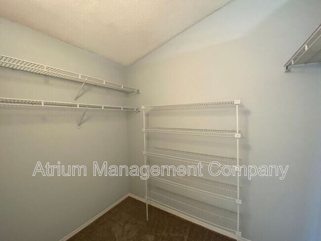 Building Photo - 277 Lakebreeze Cir