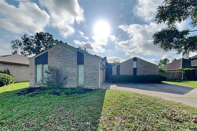 Building Photo - 6230 Billington St