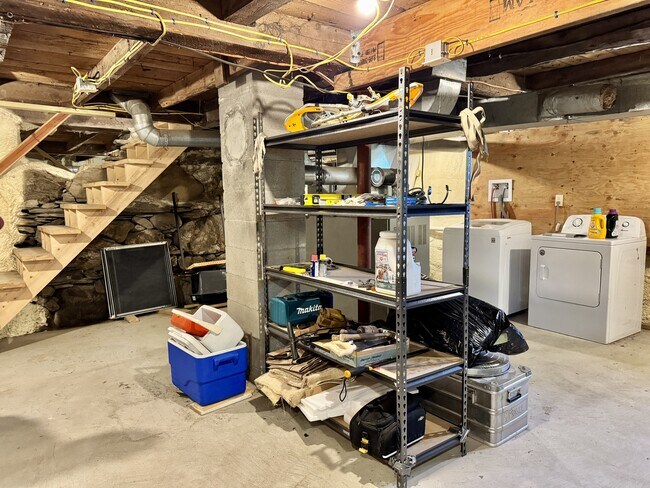 Building Photo - 574 VT-12