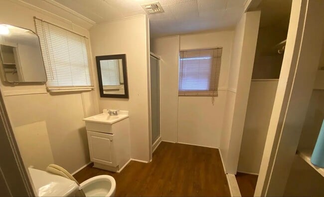 Building Photo - 507 Cedar Crest Ct