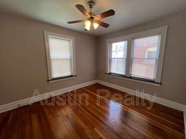 Building Photo - 5009 Mardel Ave
