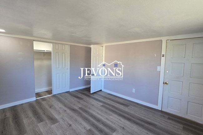 Building Photo - A charming and well-located single-family home in Yakima!