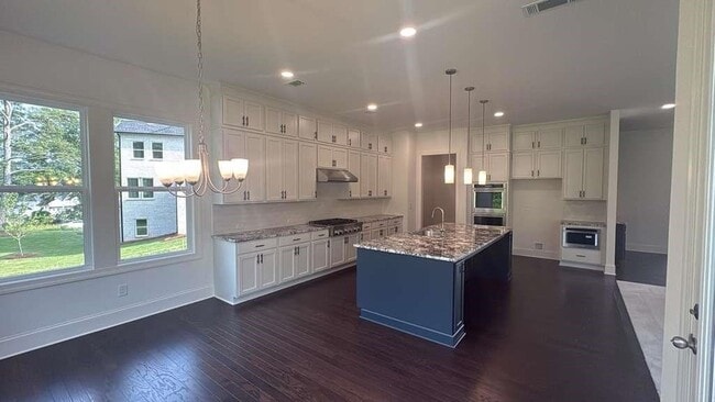 Building Photo - 5365 Travers Ln