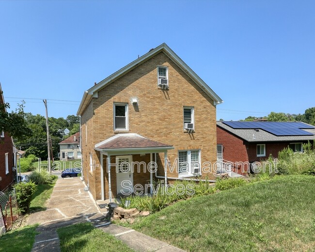 Building Photo - 544 James St