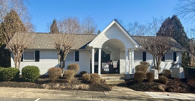 Building Photo - Two bedroom, 2.5 bath townhome in Ridge Creek, Whitsett