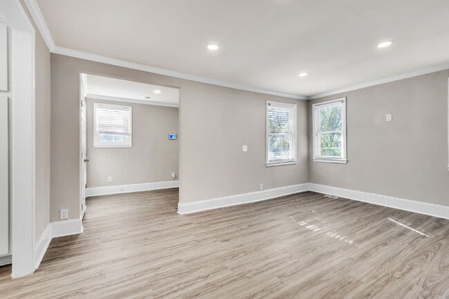 Building Photo - Beautifully Updated 2-Bedroom, 2-Bath Single-Level Home($1650/mo rent***)