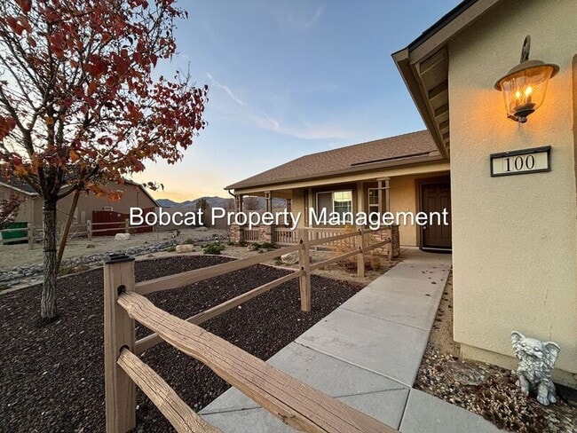 Building Photo - 100 Deschutes Dr