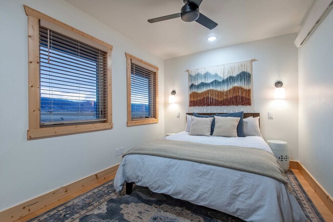 Building Photo - 4535 Roxanne St