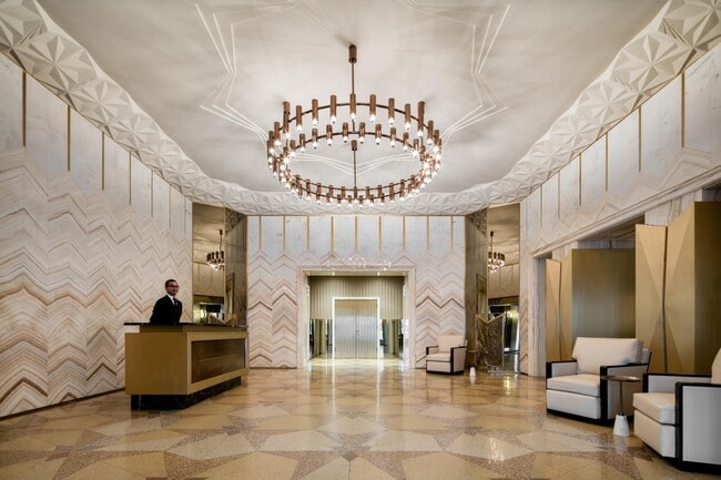 Building Photo - 425 W 50th St