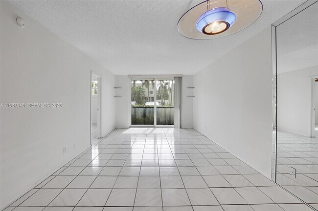 Building Photo - 5431 NE 25th Ave