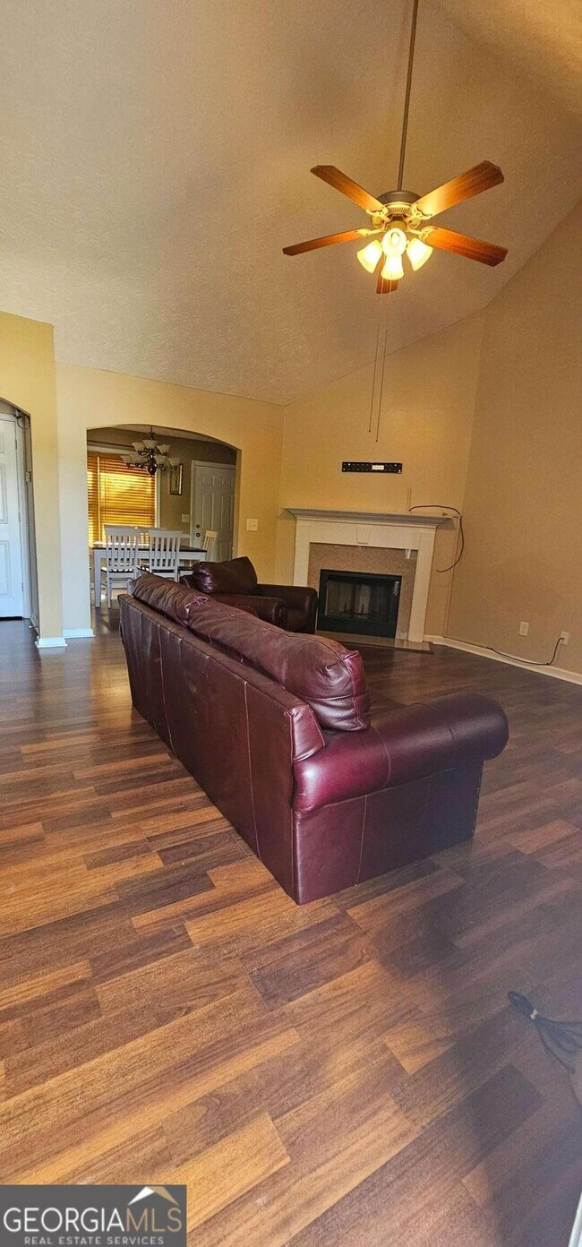 Building Photo - 18 Brookhaven Ct