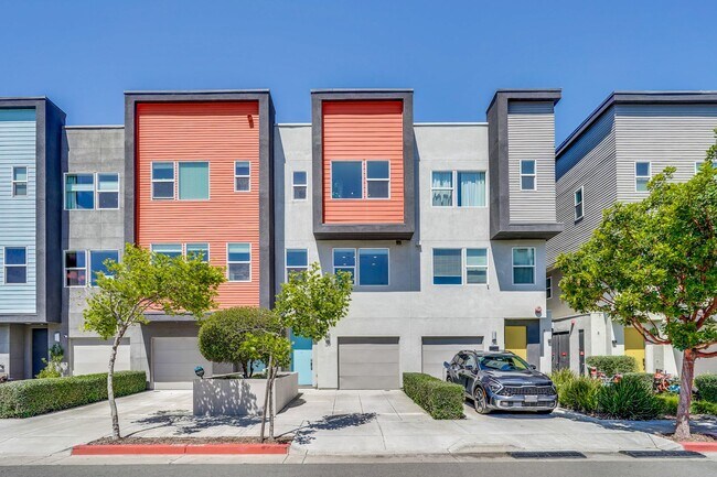 Building Photo - Prescott Market For Rent – Modern Solar-Powered/Tesla Charger - Townhome in Station House South, ...