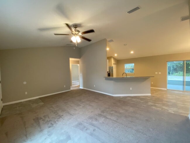 Building Photo - Custom Home - Desirable SW Ocala neighborhood 3/2/2 ** Wont Last**