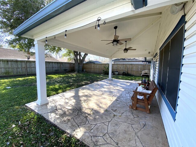 Building Photo - 9810 Shell Rock Rd