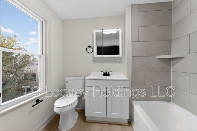 Building Photo - 1013 N 15th St