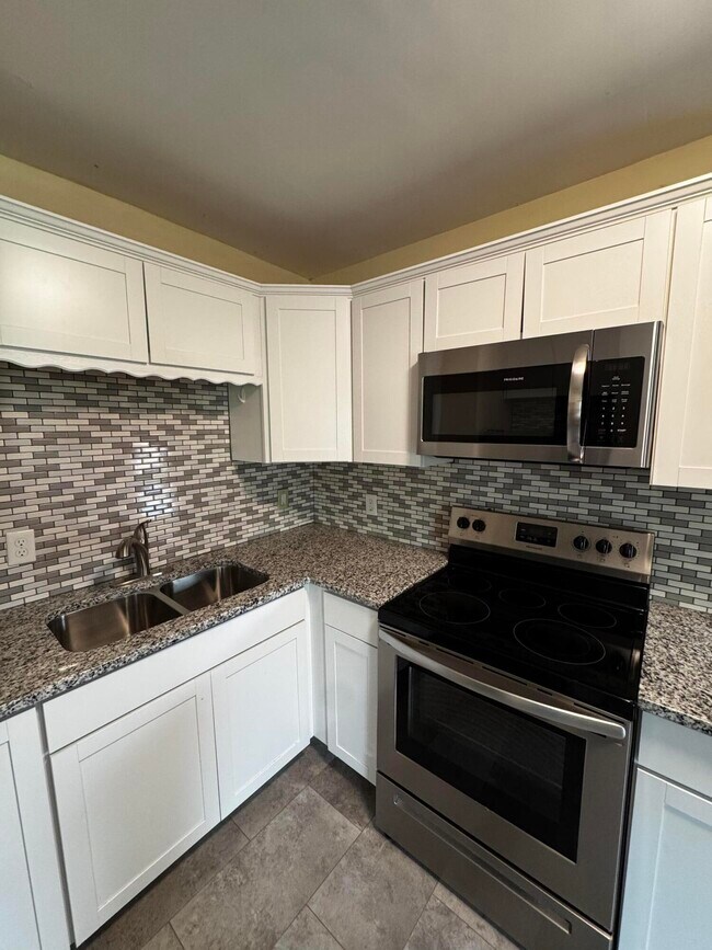 Building Photo - 262 N Broadway