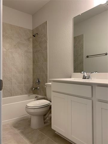 Building Photo - 2103 Swanmore Way