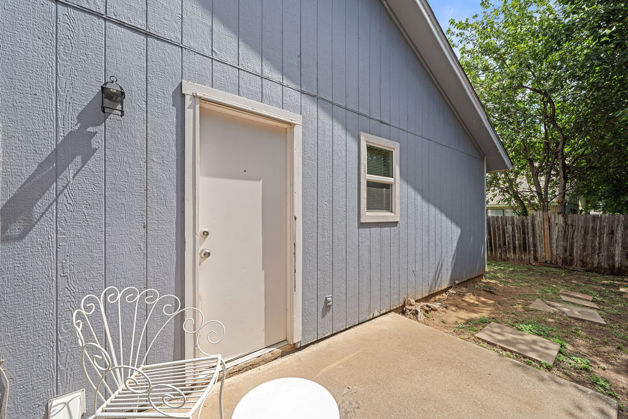 Building Photo - 703 Country Aire Dr