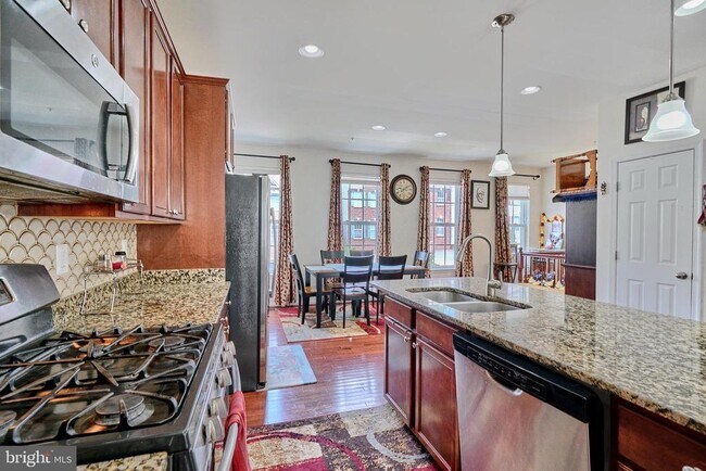 Building Photo - 7863 River Rock Way