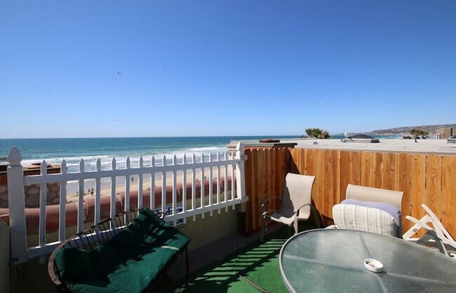 Building Photo - Beach front big duplex. Gustavo Lopez AMSI