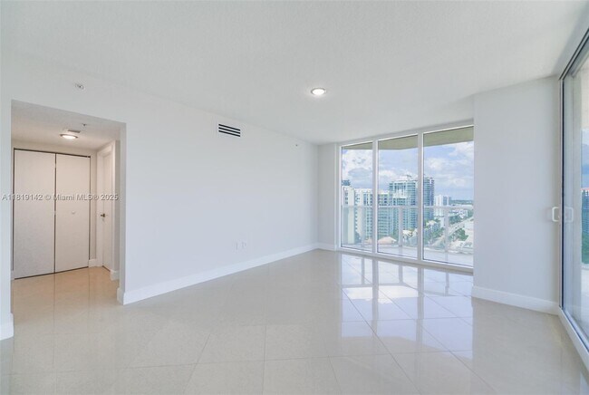 Building Photo - 16699 Collins Ave