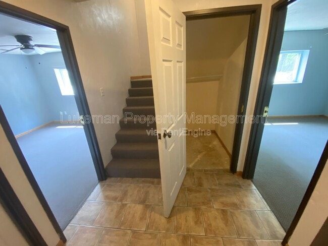 Building Photo - 1324-1326 Knollwood Ave