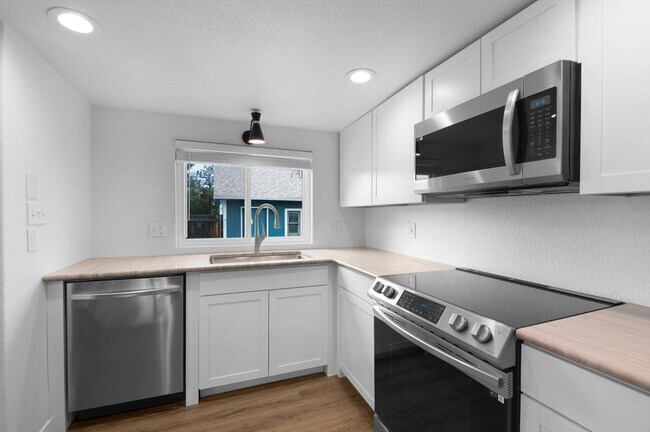 Building Photo - Adorable updated 2bdrm rancher