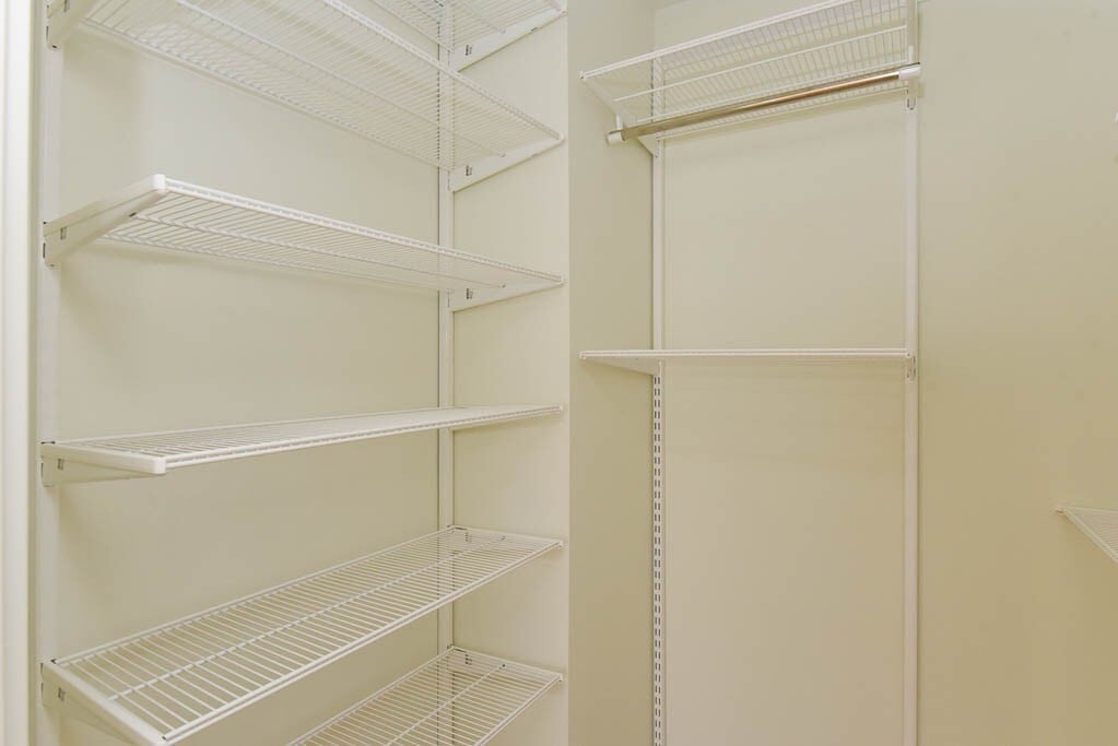 Building Photo - 949 W Grace St