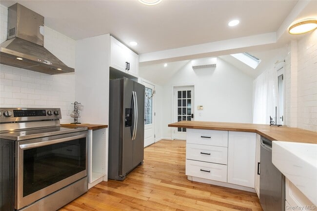 Building Photo - 5 Prospect St