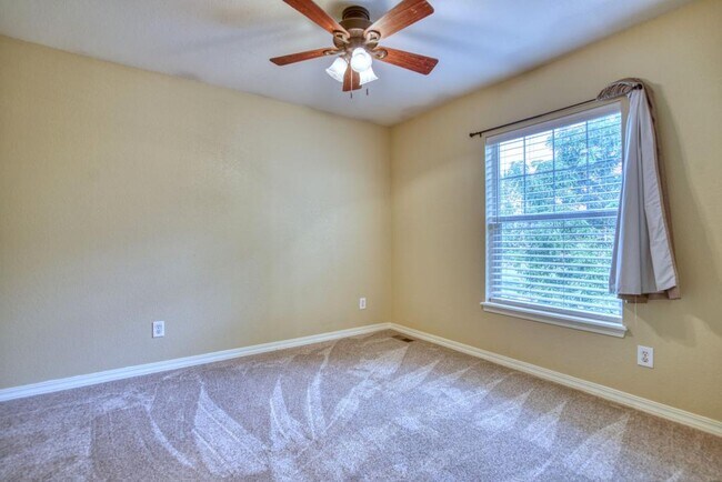 Building Photo - 2370 Windmill Dr
