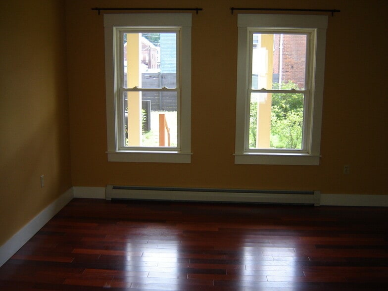 Building Photo - 65 5th St